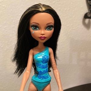 Mattel Monster High Budget Cheerleader Cleo De Nile Doll